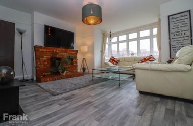 Oakville mansions, Central, Southampton - Image 2