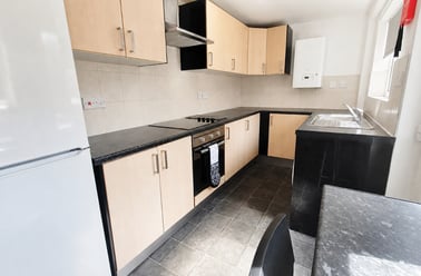 Montpelier Road, Dunkirk, Nottingham - Image 2