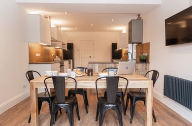 Bouverie Street, Near university, Chester - Image 3