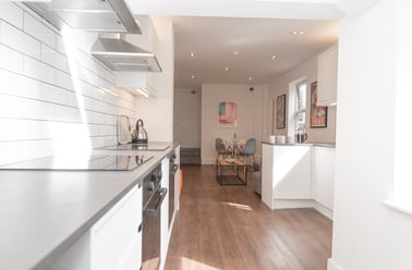 Bouverie Street, Near university, Chester - Image 2