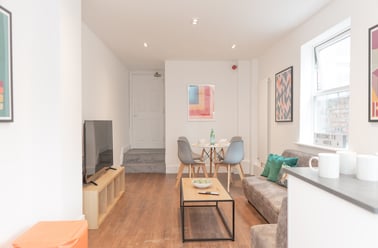 Bouverie Street, Near university, Chester - Image 3