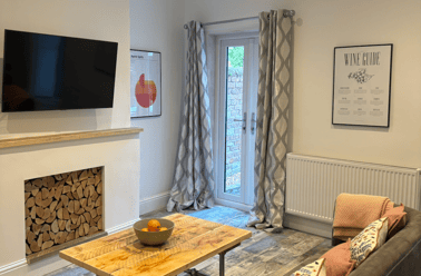 Gladstone, Near university, Chester - Image 3