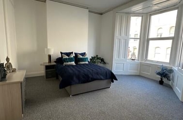 Hill Park Crescent, Greenbank, Plymouth - Image 3