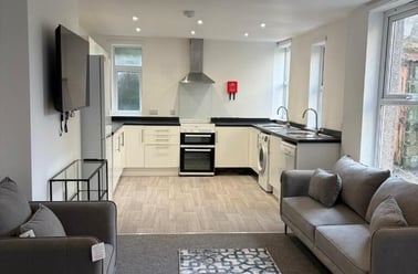 Hill Park Crescent, Greenbank, Plymouth - Image 2