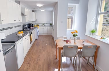 Lindow Square, City Centre, Lancaster - Image 3