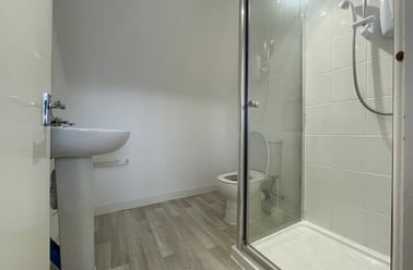 Orchard Road, Fratton, Portsmouth - Image 3