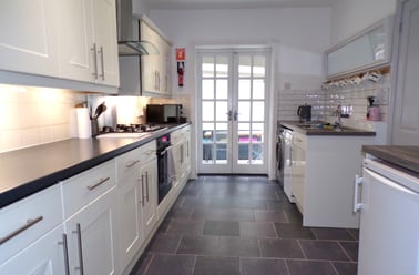 Carisbrooke Road, Fratton, Portsmouth - Image 3