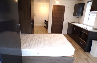 Charndon Close, Whitley Wood, Reading - Image 2