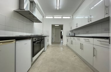 Orchard Road, Fratton, Portsmouth - Image 2