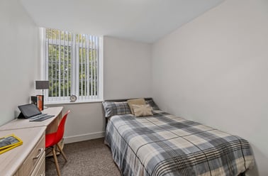 North Hill, Plymouth - Image 3