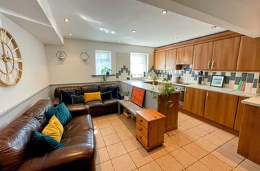 Penrhyn close, City centre, Nottingham - Image 3