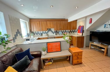 Penrhyn close, City centre, Nottingham - Image 2