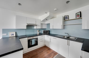 353 North Road West, Near university, Plymouth - Image 3