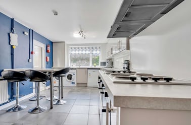 Gwydr Crescent, Uplands, Swansea - Image 3