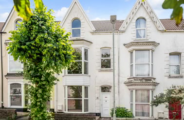 Gwydr Crescent, Uplands, Swansea - Image 2