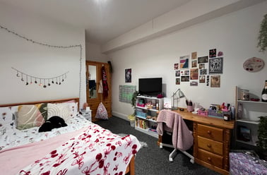 Brudenell Mount, Hyde Park, Leeds - Image 3