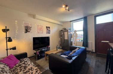 Royal Park Grove, Hyde Park, Leeds - Image 3
