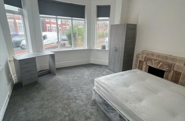 Kensington Avenue, Victoria Park, Manchester - Image 3