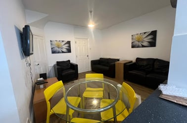 Cambridge Terrace, St james, Exeter - Image 3