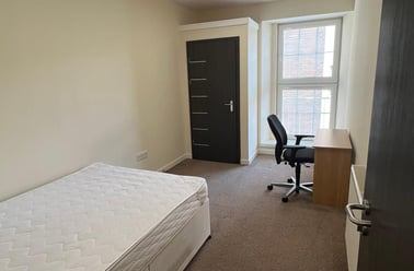 Albert Square, City centre, Dundee - Image 2