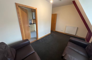 15A Whitehall Crescent, City centre, Dundee - Image 2