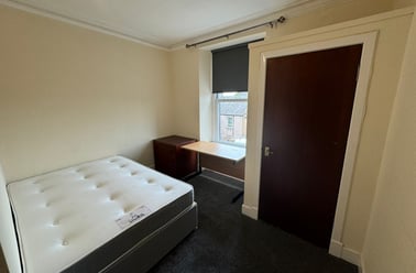 6 Cleghorn Street, West end, Dundee - Image 2