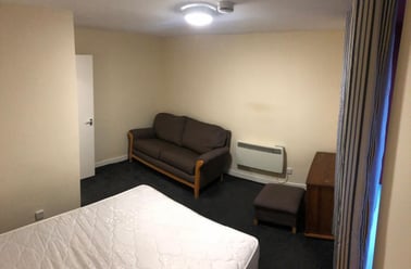 Polepark Road, Near university, Dundee - Image 2