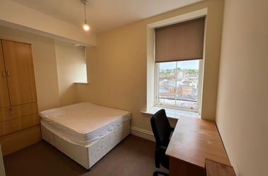 Commercial Street, City centre, Dundee - Image 3