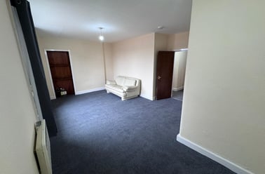 Court Street, Stobswell, Dundee - Image 2