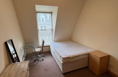 Whitehall Crescent, City centre, Dundee - Image 2