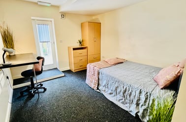 Glossop Road, Broomhill, Sheffield - Image 2