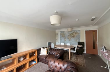 Off Liverpool Road, City Centre, Chester - Image 3