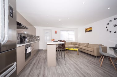 Kendal Lane, Woodhouse, Leeds - Image 3