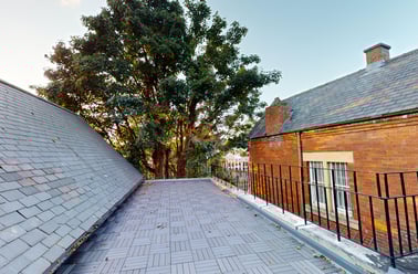 Silver Street, City Centre, Durham - Image 2