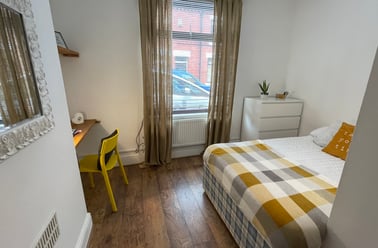 West Street, Newton, Chester - Image 3