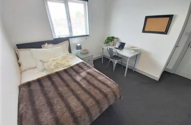 Comer Road, St Johns, Worcester - Image 3