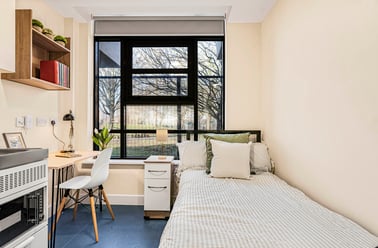 Star Lane, Canning Town, London - Image 3