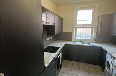 Brudenell rd, Hyde park, Leeds - Image 2