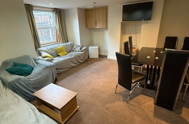 Brudenell rd, Hyde park, Leeds - Image 2