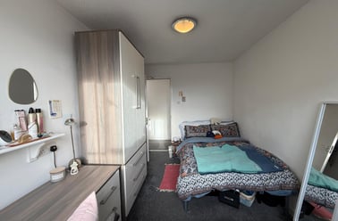 Gamble street, Near university, Nottingham - Image 2