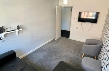 Gamble street, Near university, Nottingham - Image 2