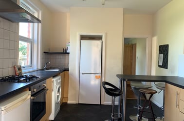 Heron court rd, Winton, Bournemouth - Image 2