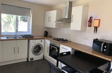 Osborne rd, Winton, Bournemouth - Image 2