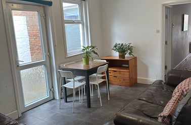 Osborne rd, Winton, Bournemouth - Image 2