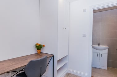 Fawcett Road, Southsea, Portsmouth - Image 3