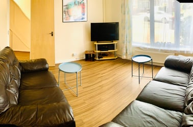 Crossways, Near university, Canterbury - Image 2