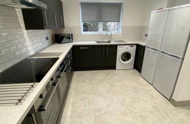 Aston Court, Dunkirk, Nottingham - Image 3