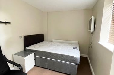 Victoria Street, City Centre, Crewe - Image 3