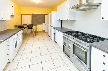 Harlaxton Drive, Lenton, Nottingham - Image 3