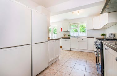 Orston drive (south end ), Wollaton park, Nottingham - Image 3